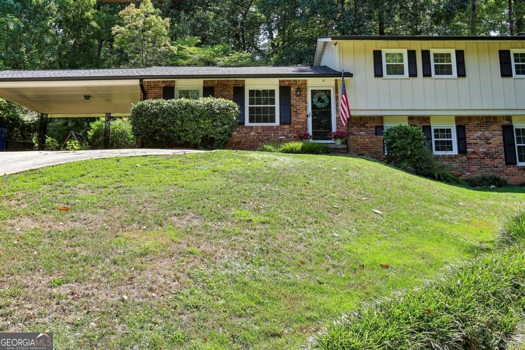 Photo of 4372 Ashwoody Trail NE, Atlanta, GA 30319 (MLS # 10843289)