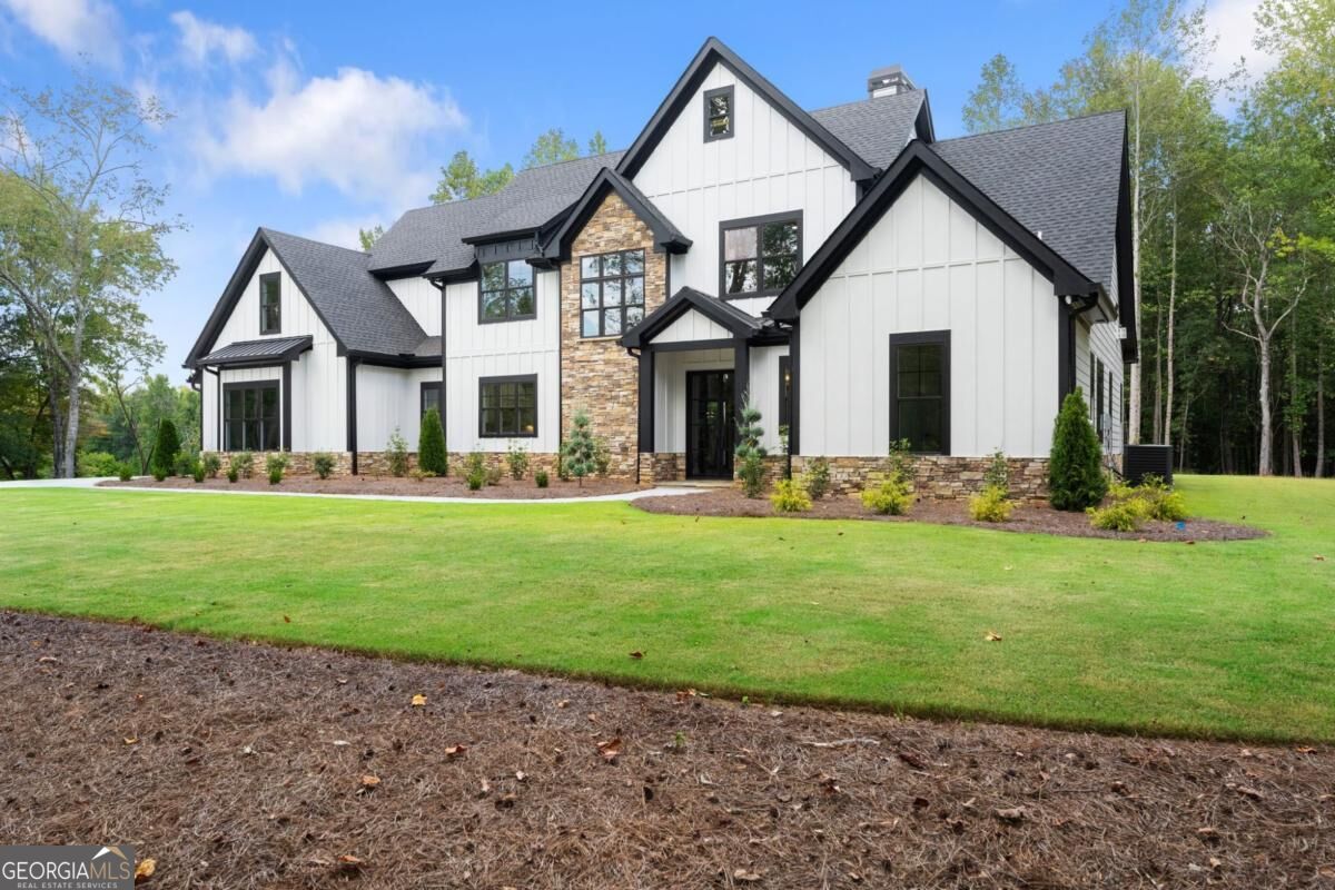 5697 Ball Ground RD