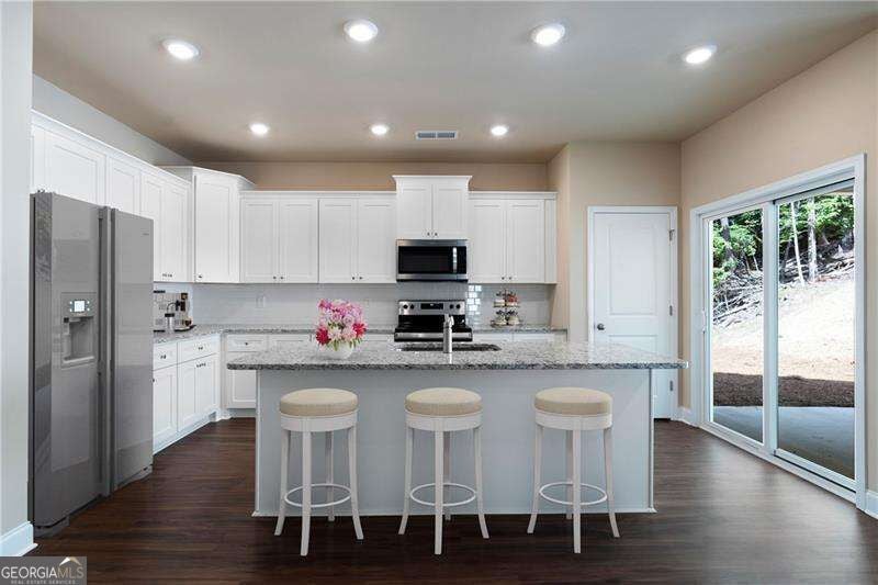 218 Chickasaw DR