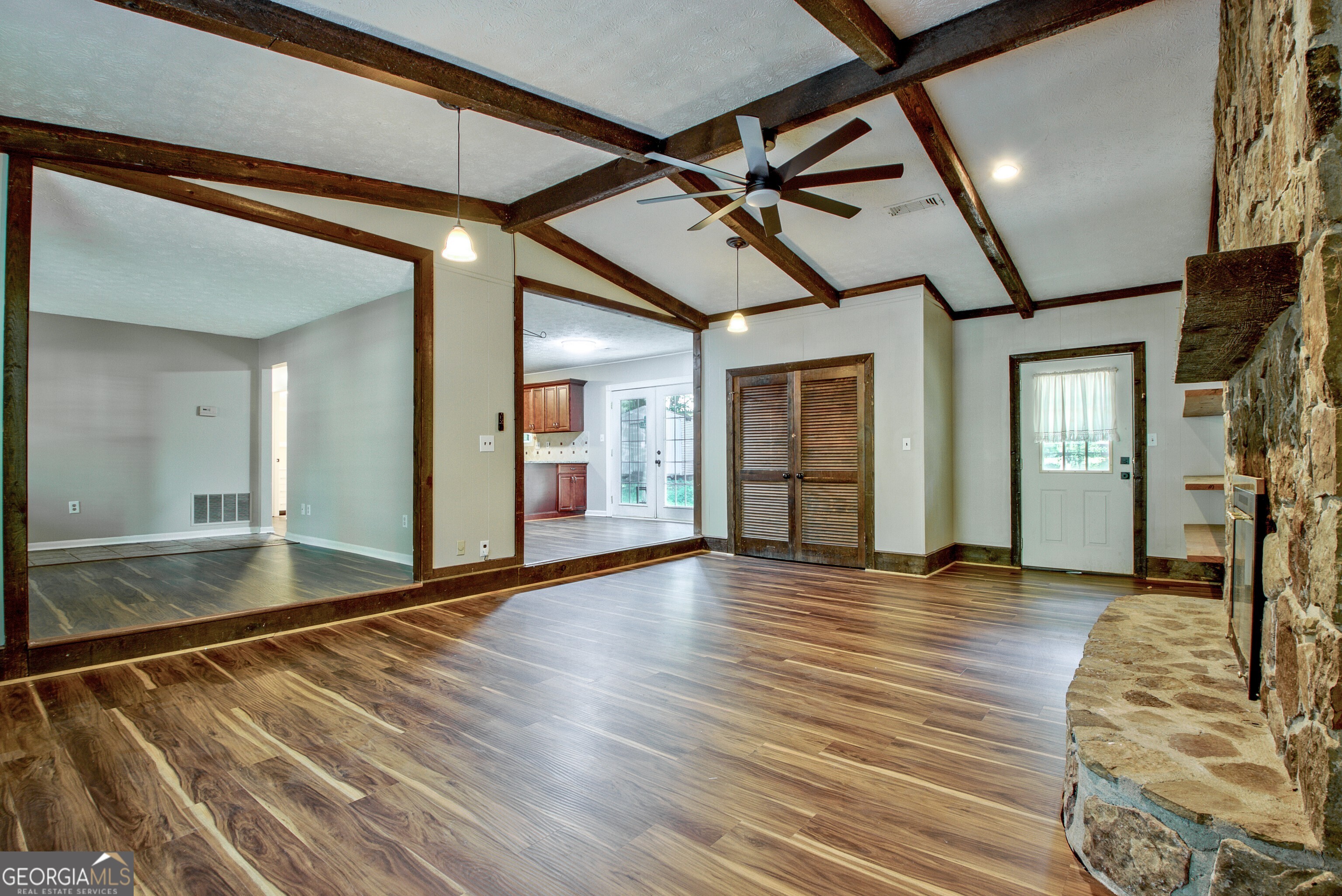 Newnan, Georgia 30265, United States, 3 Bedrooms Bedrooms, ,3 BathroomsBathrooms,Residential,Active,184102