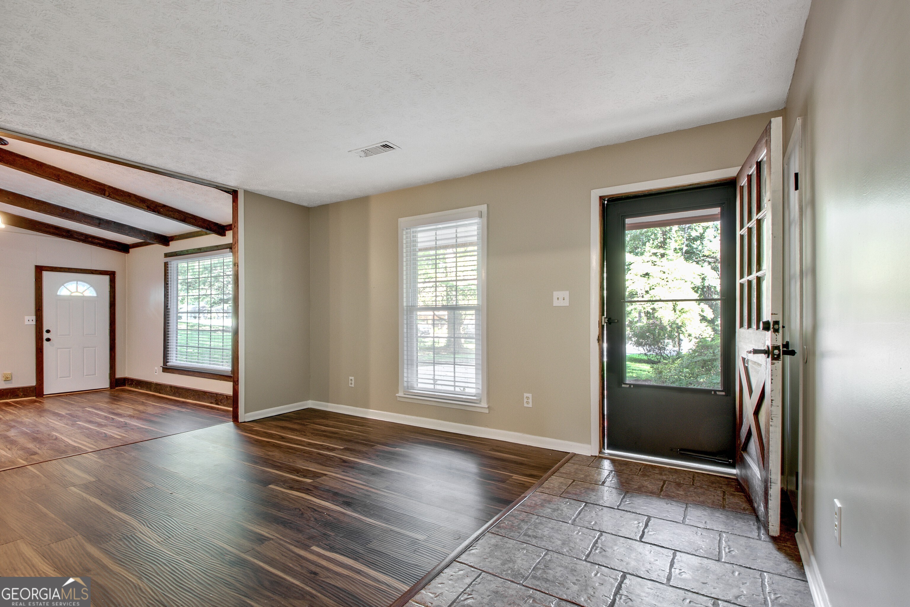 Newnan, Georgia 30265, United States, 3 Bedrooms Bedrooms, ,3 BathroomsBathrooms,Residential,Active,184102