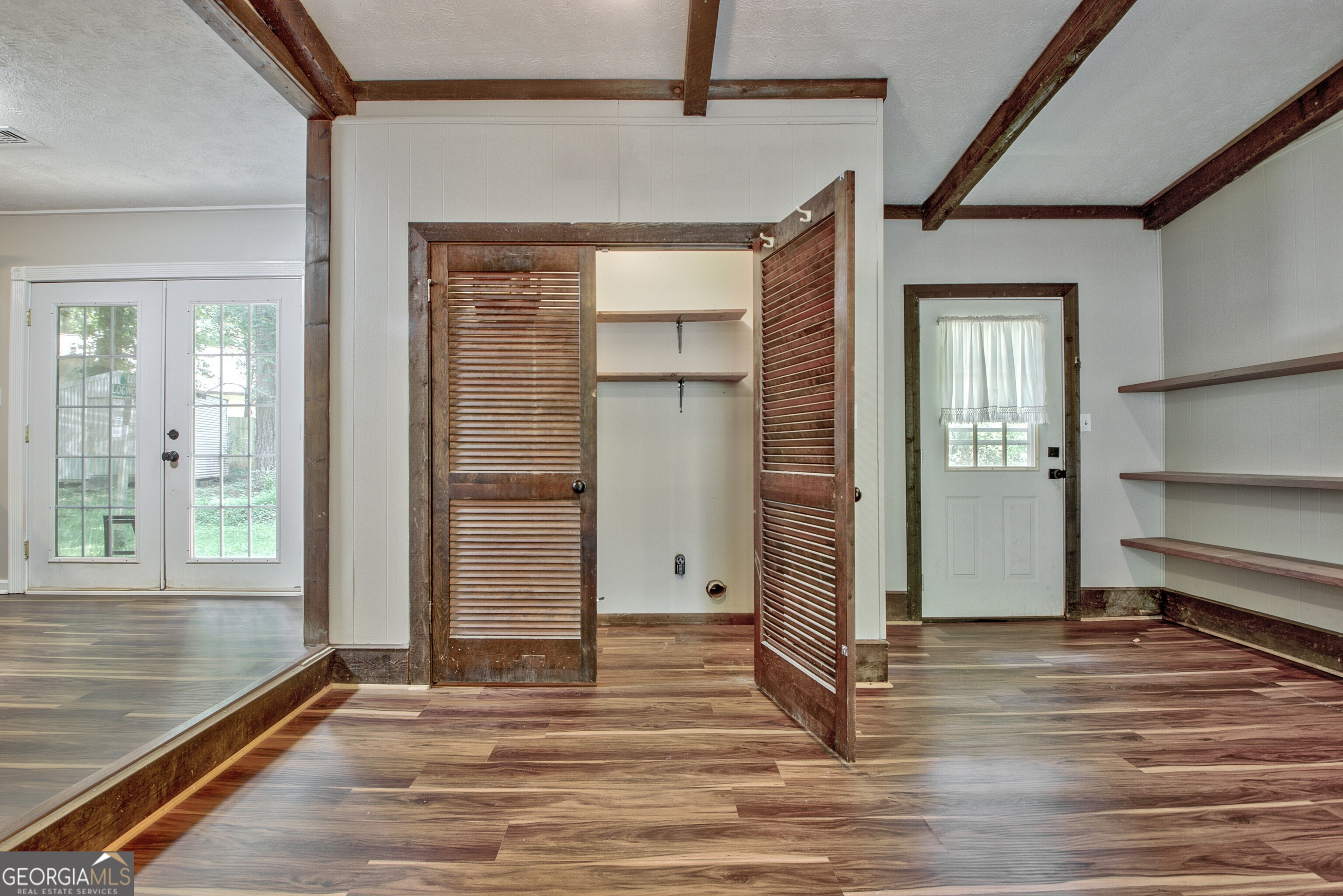 Newnan, Georgia 30265, United States, 3 Bedrooms Bedrooms, ,3 BathroomsBathrooms,Residential,Active,184102