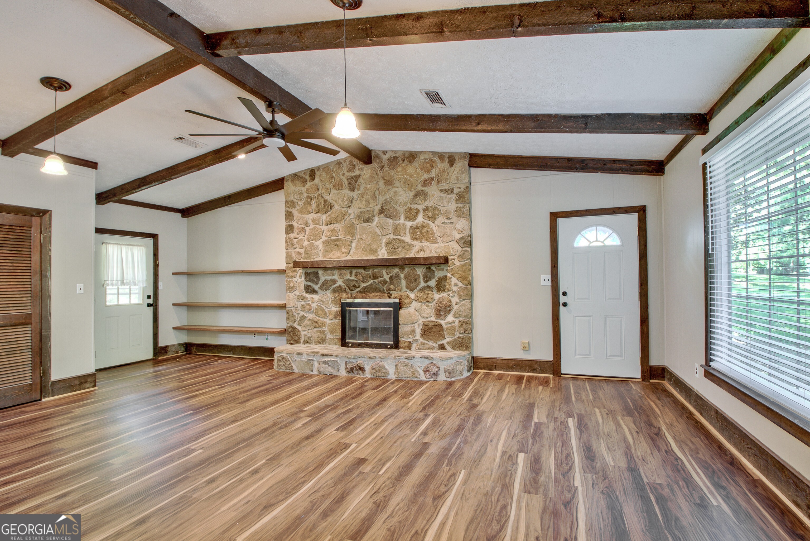 Newnan, Georgia 30265, United States, 3 Bedrooms Bedrooms, ,3 BathroomsBathrooms,Residential,Active,184102