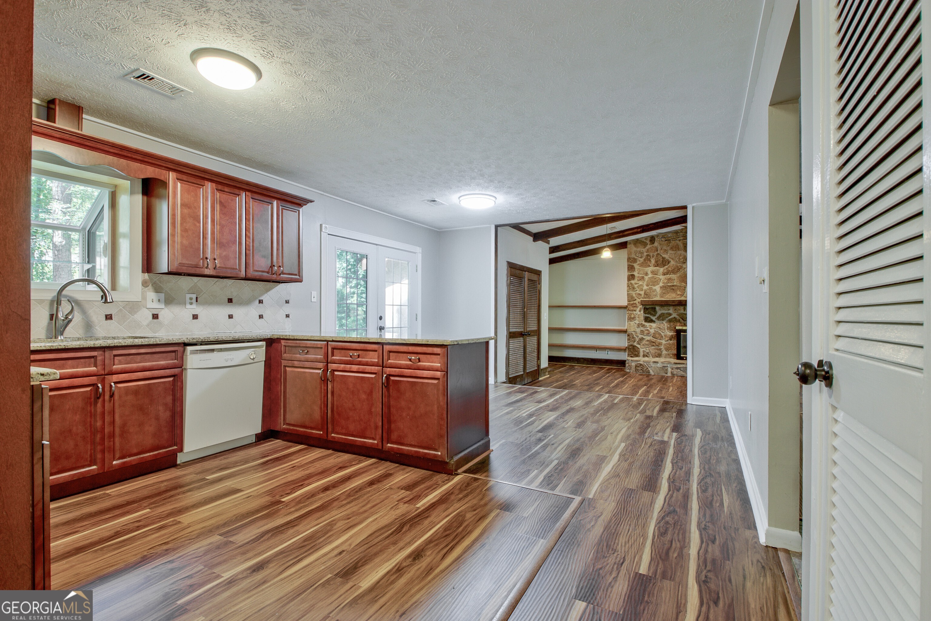 Newnan, Georgia 30265, United States, 3 Bedrooms Bedrooms, ,3 BathroomsBathrooms,Residential,Active,184102