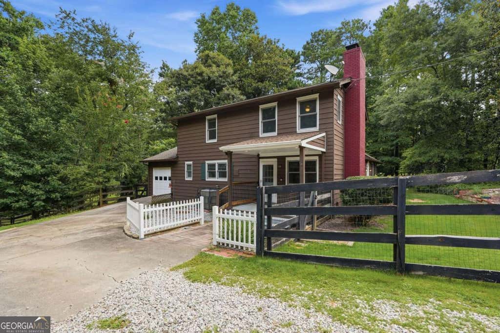 Photo of 5129 Fourth Colony Drive, Gainesville, GA 30504 (MLS # 10815245)