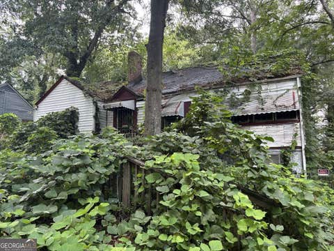 Photo of 1895 Maywood Place NW, Atlanta, GA 30318 (MLS # 10826623)