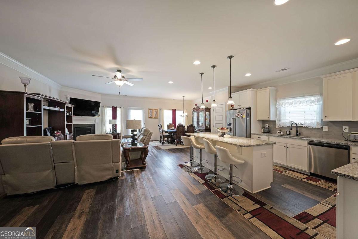 2209 Cedar Place CT