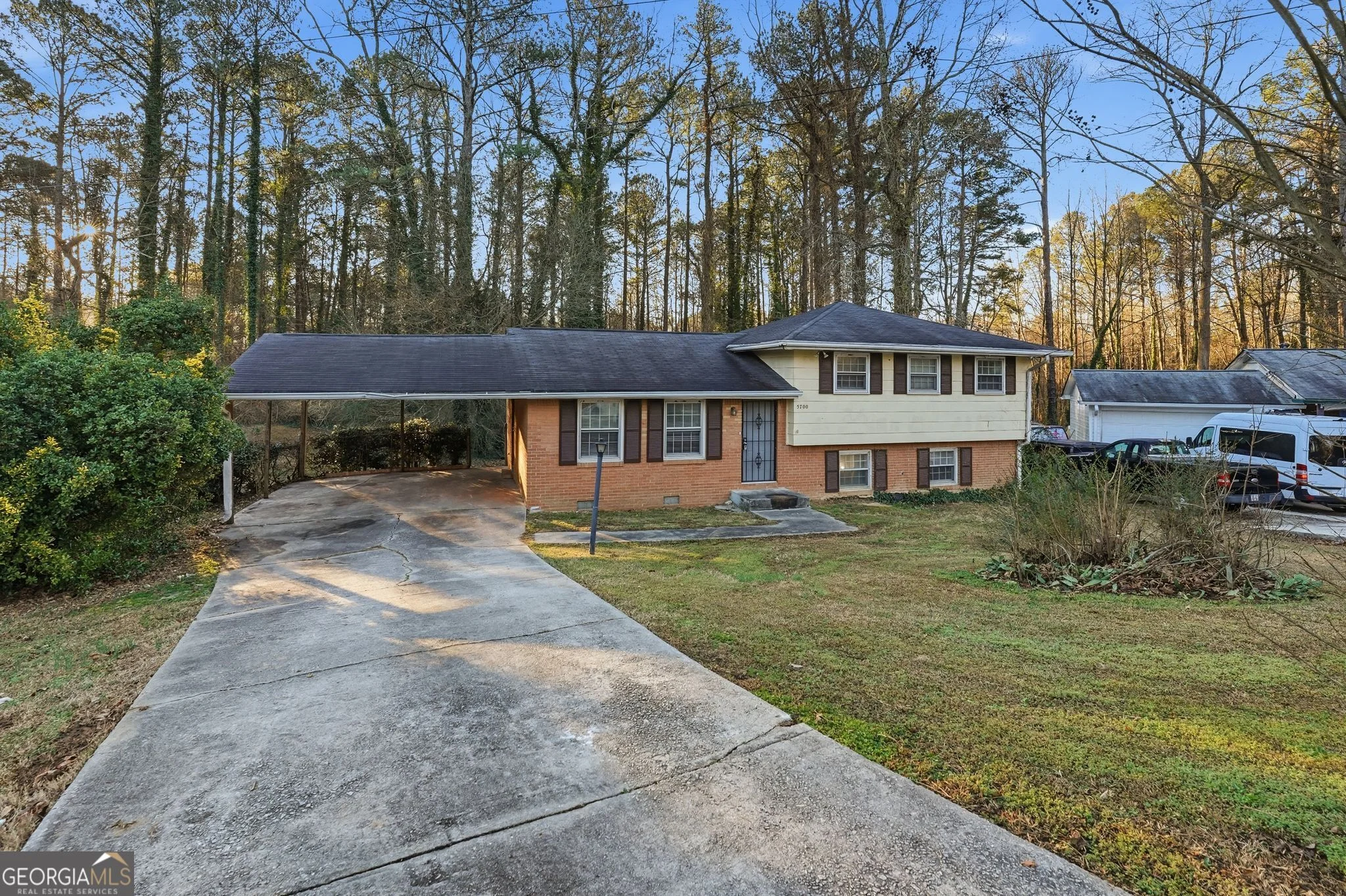 5700 Deerfield Trail