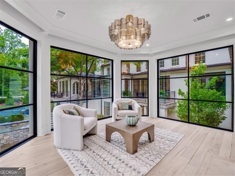 Tuxedo Park - Residential
