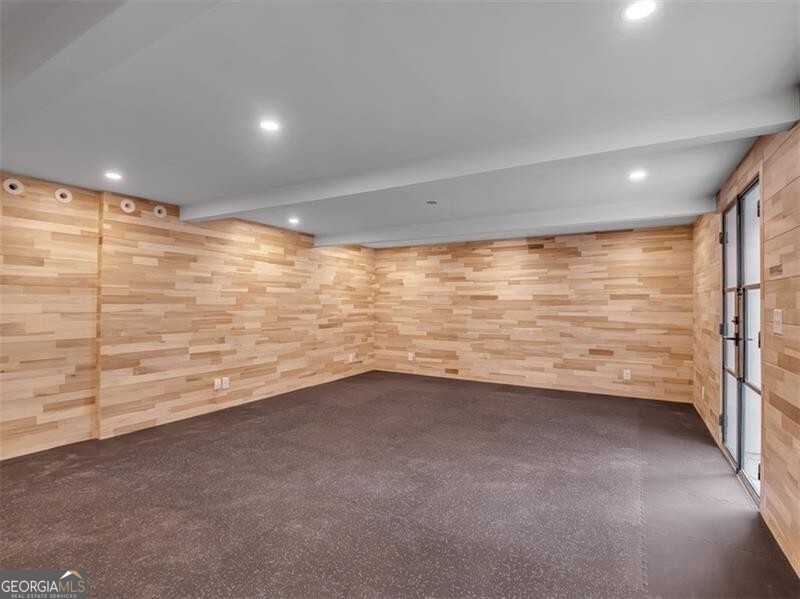 Tuxedo Park - Residential