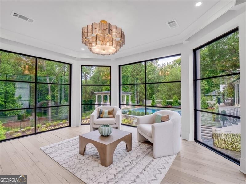 Tuxedo Park - Residential