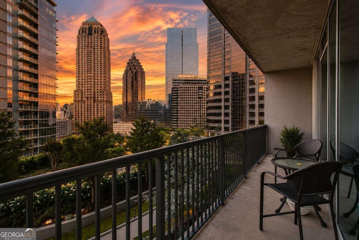 1080 Peachtree ST NE 1012