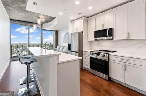Photo of 400 W Peachtree Street NW #2403, Atlanta, GA 30308 (MLS # 10791853)