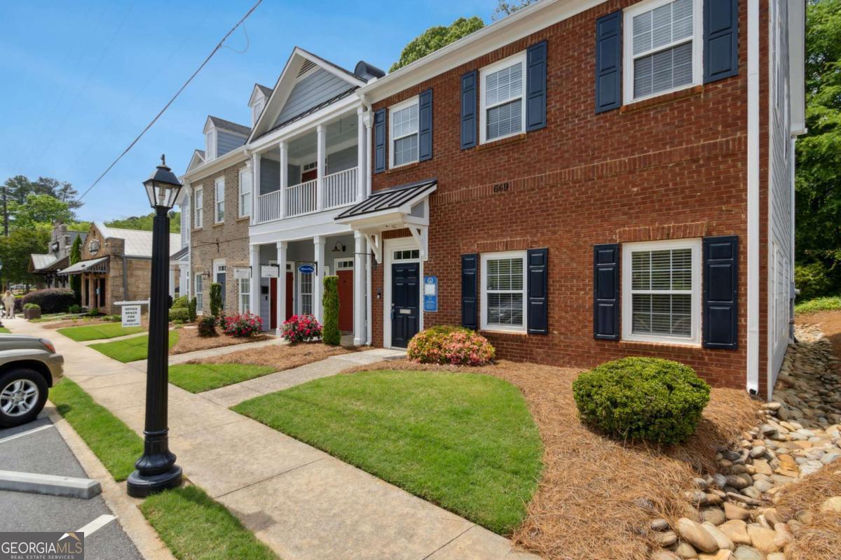 669 Main ST