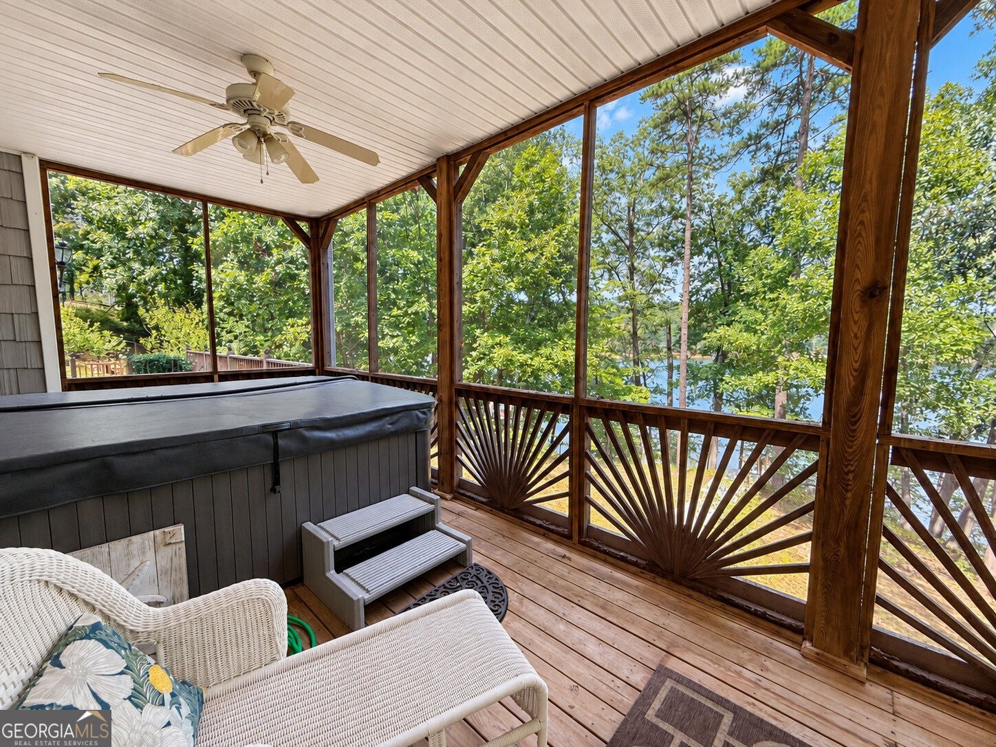 669 Shorewood CIR