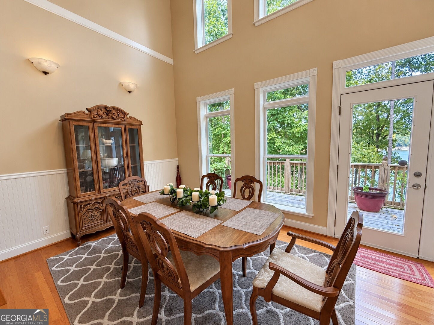669 Shorewood CIR