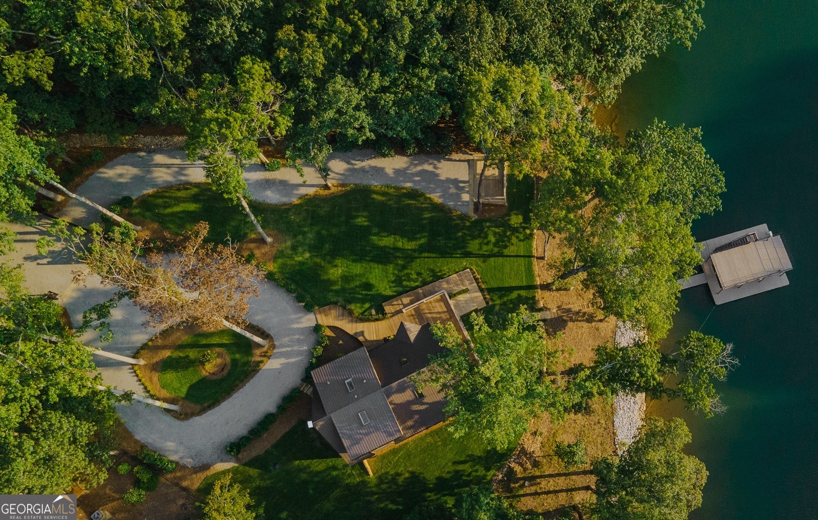 6011 Blackberry LN