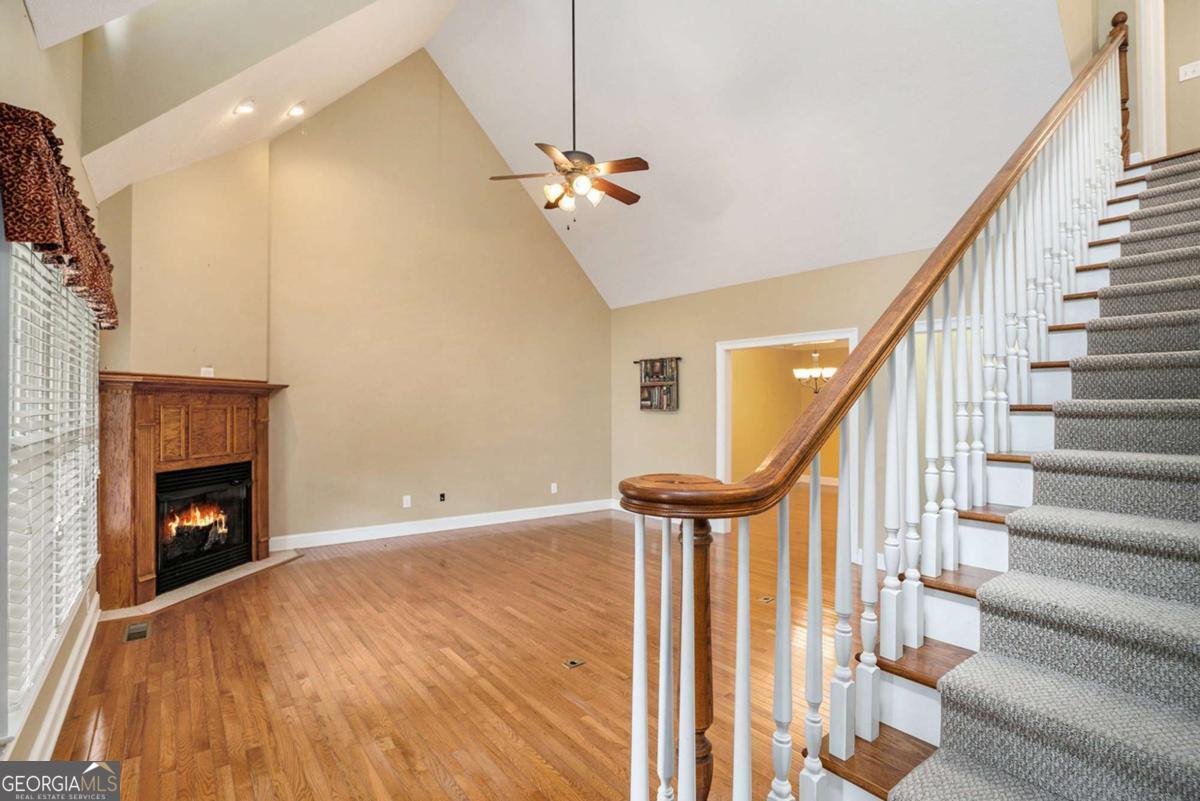 220 Oak Ridge LN