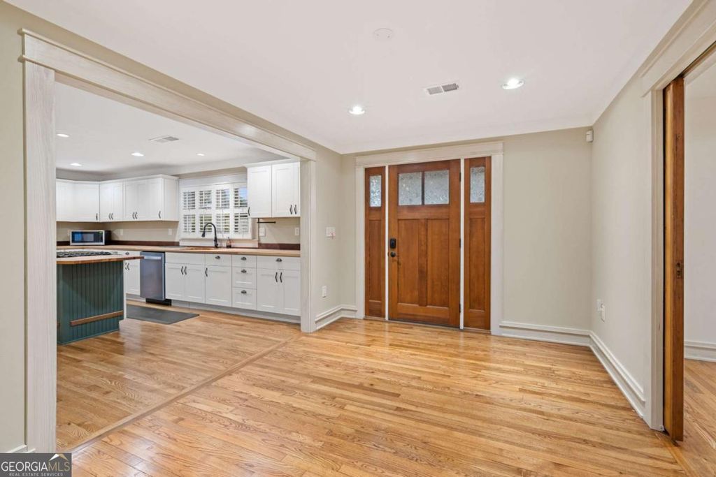 Photo of 1429 Lakeview Road, Grayson, GA 30017 (MLS # 10674307)