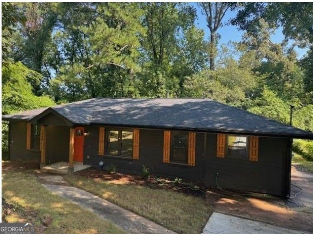 Photo of 2069 W Woodberry Avenue, Atlanta, GA 30344 (MLS # 10678397)