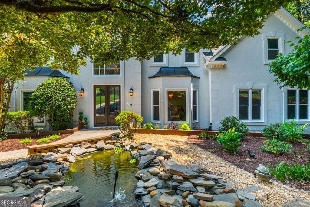 Photo of 2865 Stoneglen Close, Roswell, GA 30076 (MLS # 10785249)