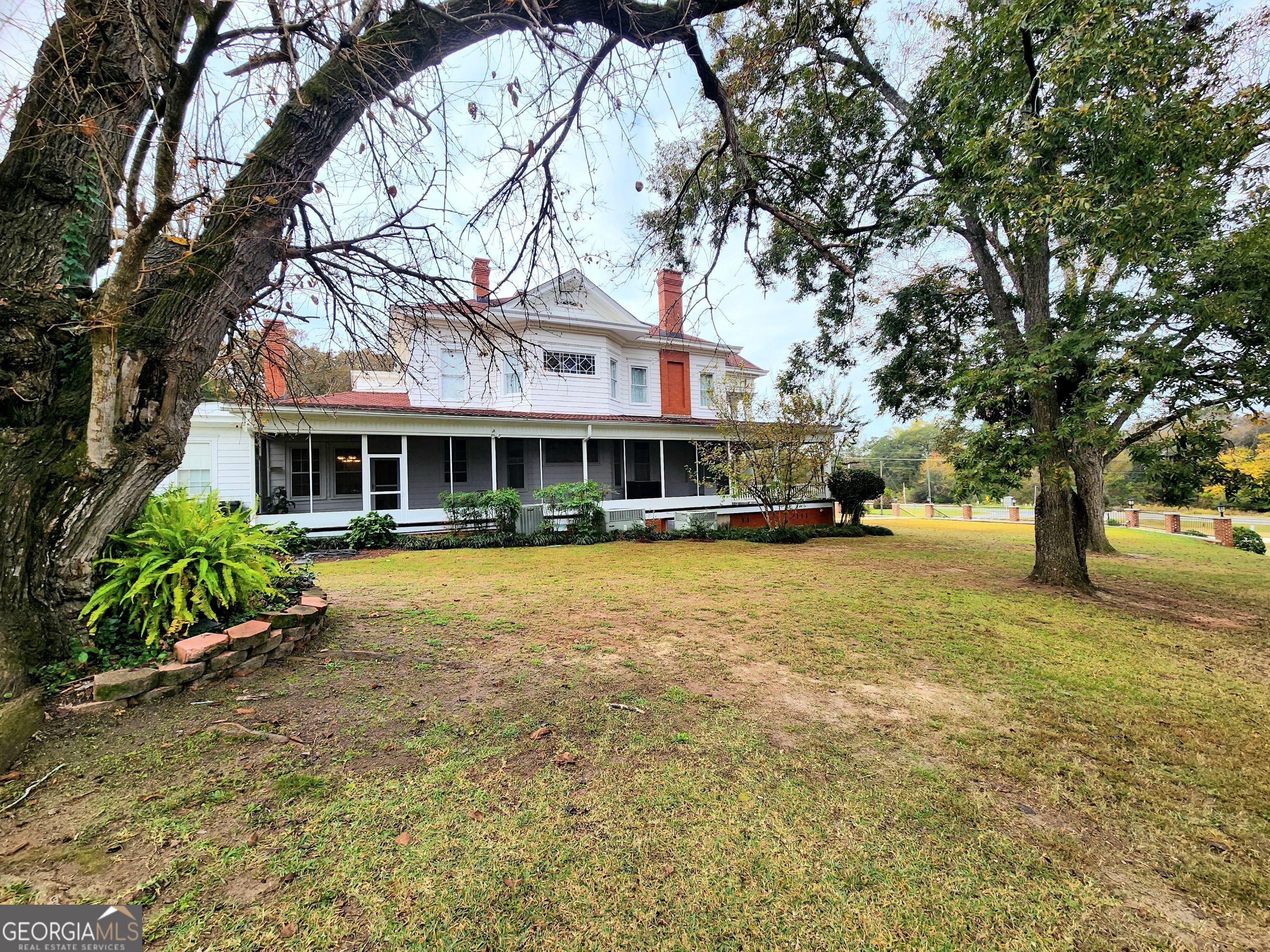 85 Lakeview RD