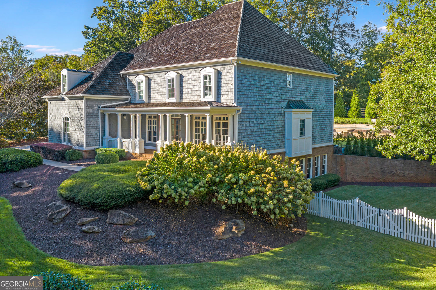 Alpharetta, Georgia 30004, United States, 5 Bedrooms Bedrooms, ,6 BathroomsBathrooms,Residential,Active,222931