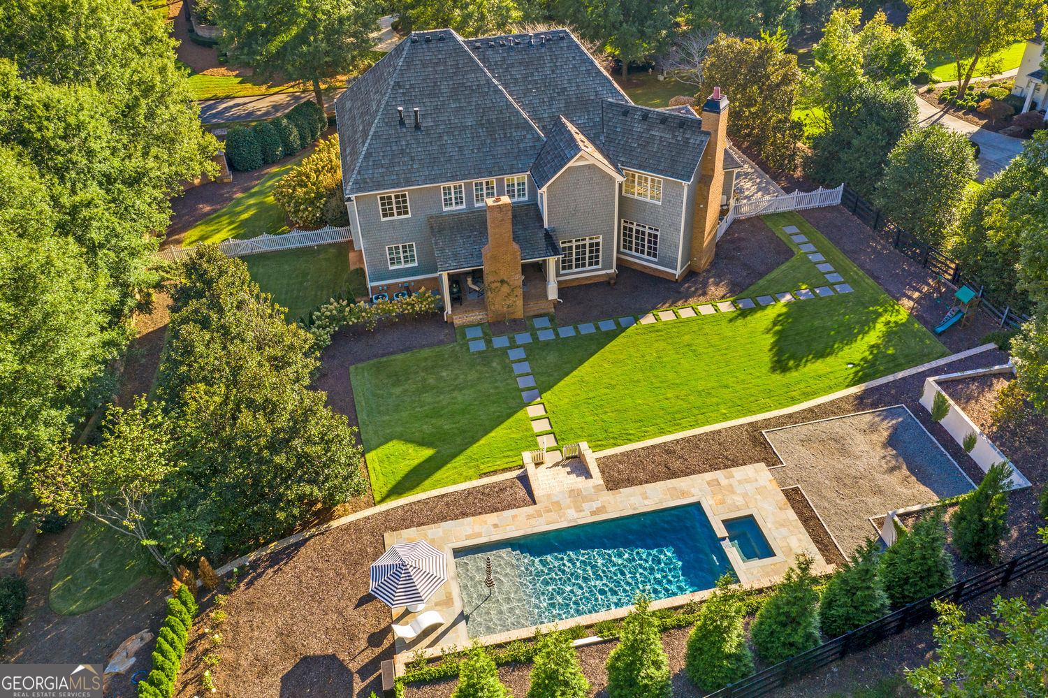 Alpharetta, Georgia 30004, United States, 5 Bedrooms Bedrooms, ,6 BathroomsBathrooms,Residential,Active,222931