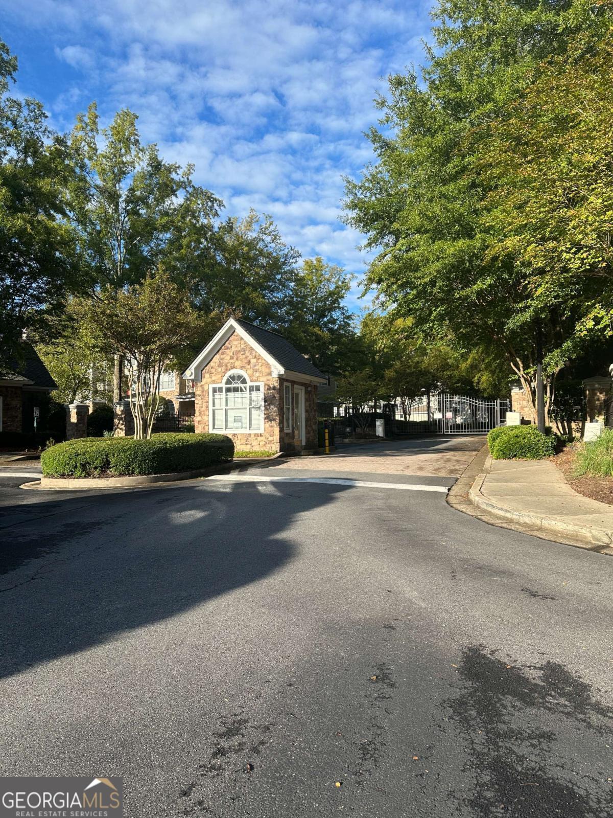 232 Edinburgh CT