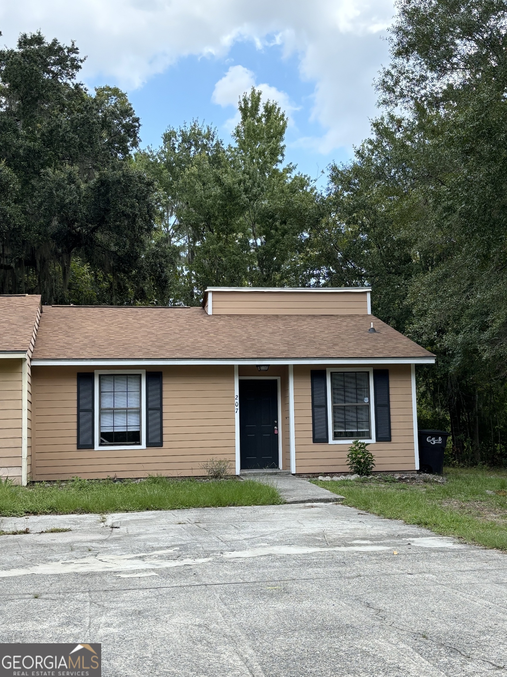 Welcome to this charming 2-bedroom, 1.5-bathroom home located in the beautiful Saint Marys, GA. This property is conveniently situated near the naval base, making it an ideal location for those who value proximity to this important landmark. The home is pet-friendly, welcoming all your furry friends with open arms. The house is equipped with central air, ensuring a comfortable living environment all year round. This home offers a perfect blend of comfort, convenience, and location. Don't miss out on this opportunity to make this your new home.