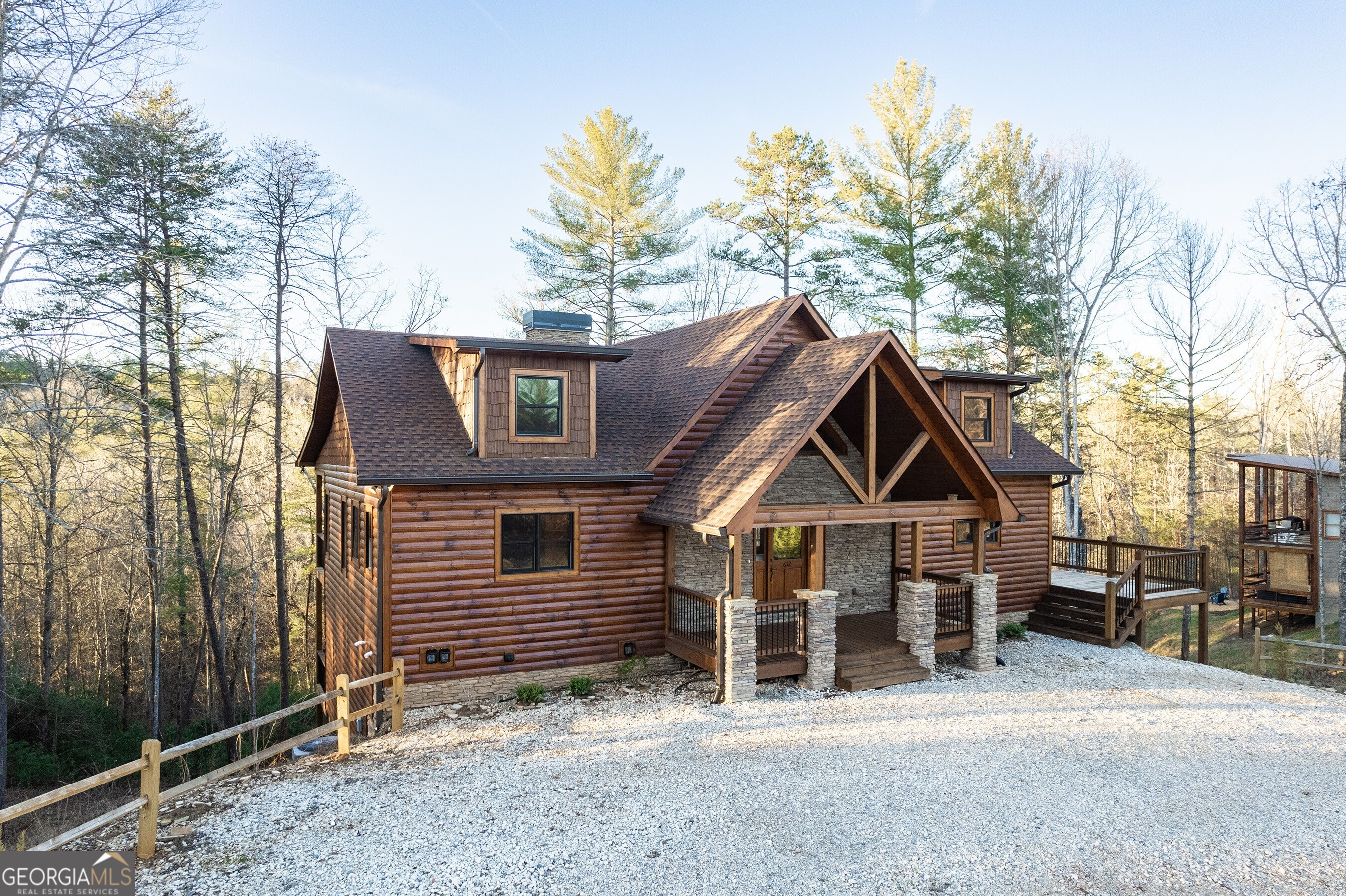 612 Kensington DR
