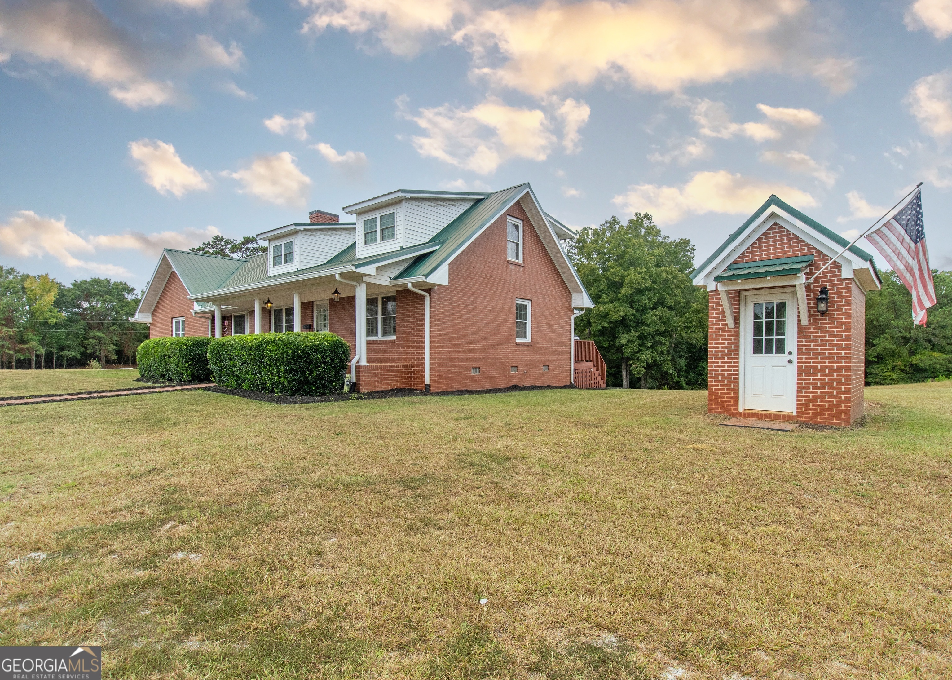 375 Luther Bailey RD
