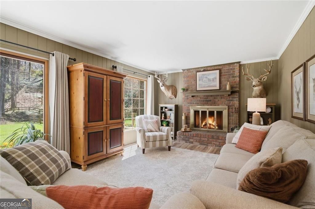 237 Lamplighter LN SE