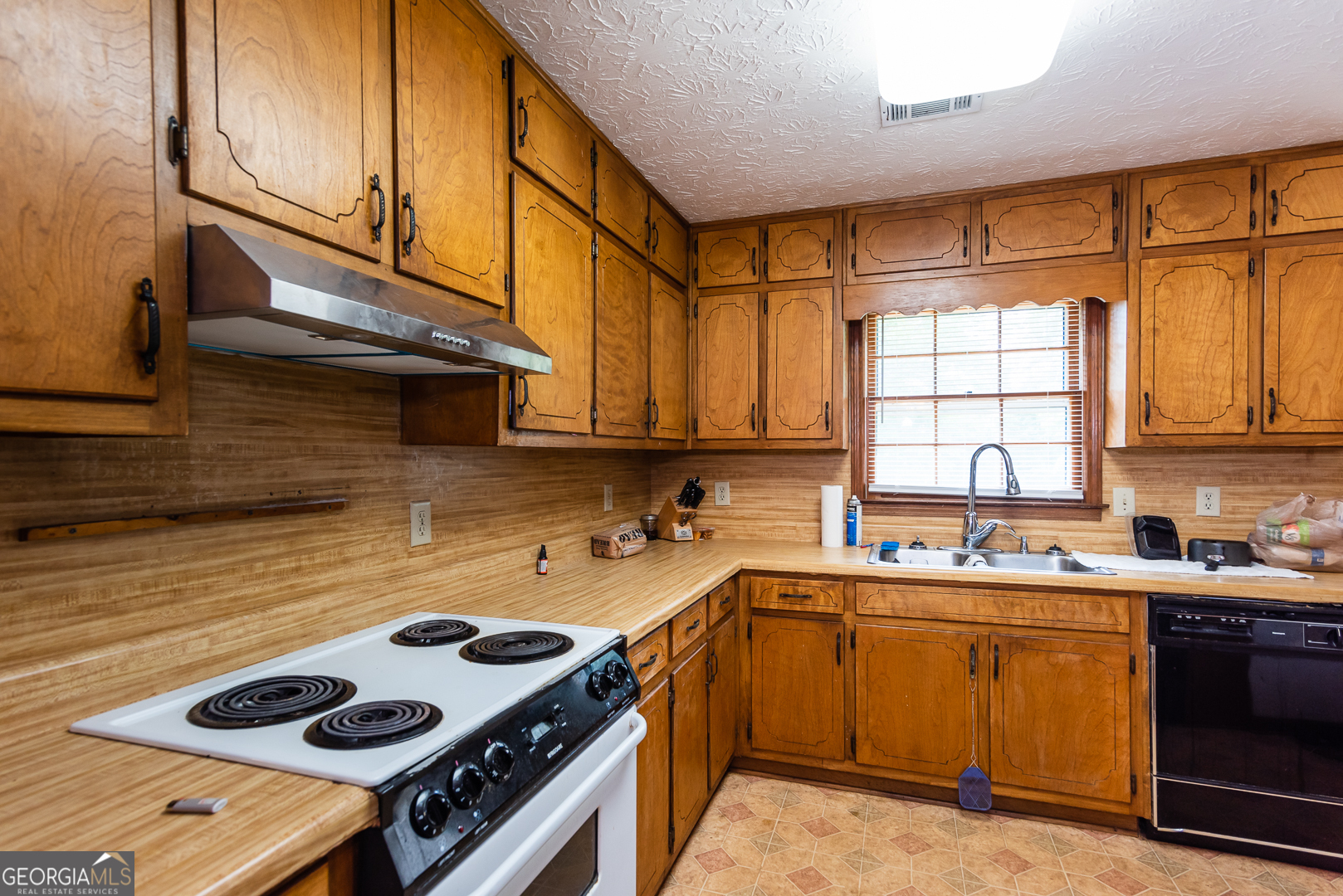 Ellenwood, Georgia 30294, United States, 3 Bedrooms Bedrooms, ,2 BathroomsBathrooms,Residential,Pending,122870