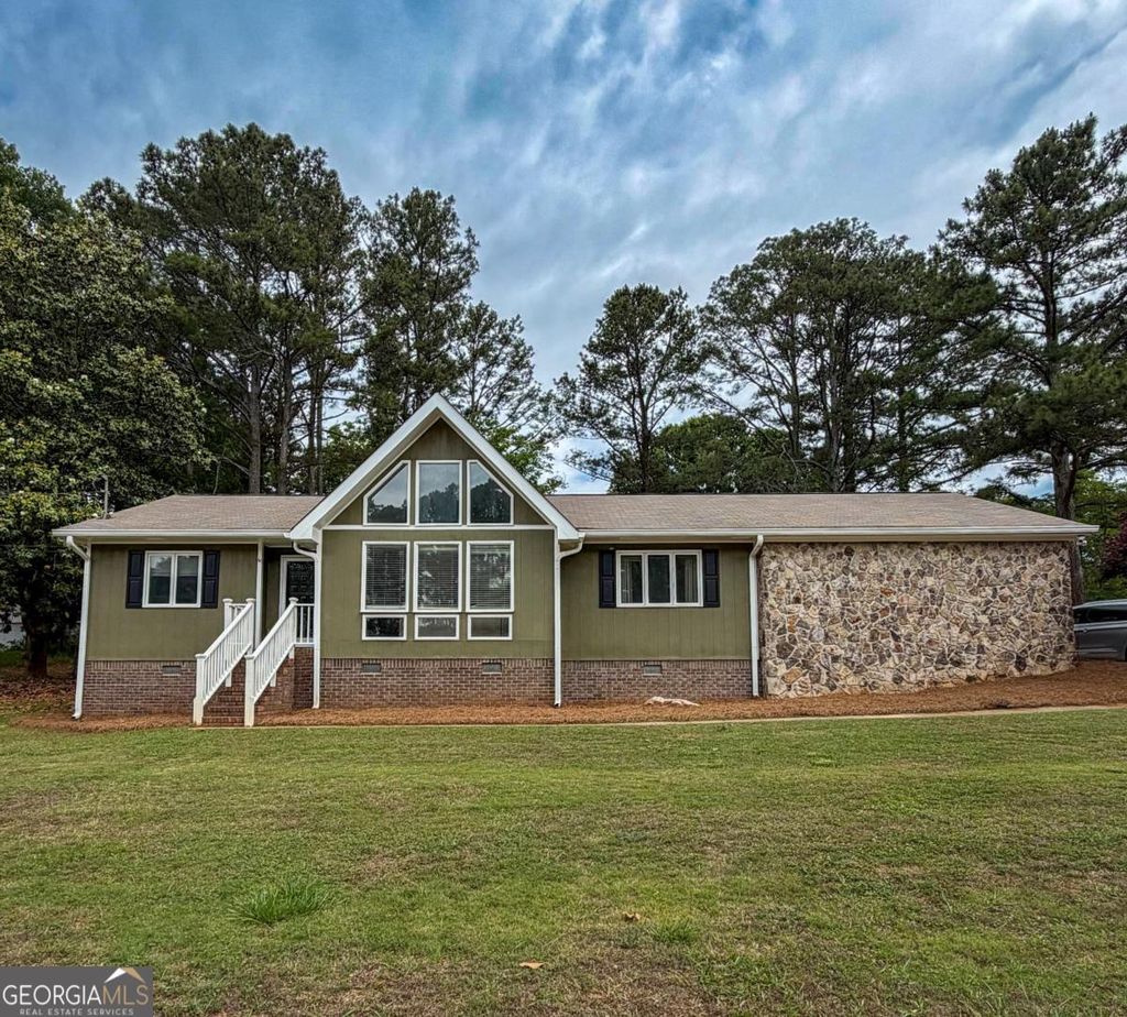 Photo of 90 W Triple Tree Drive, Carrollton, GA 30117 (MLS # 10763703)