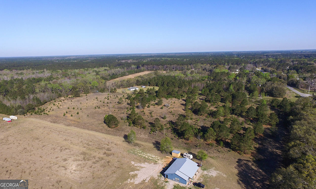 981 Roberts RD