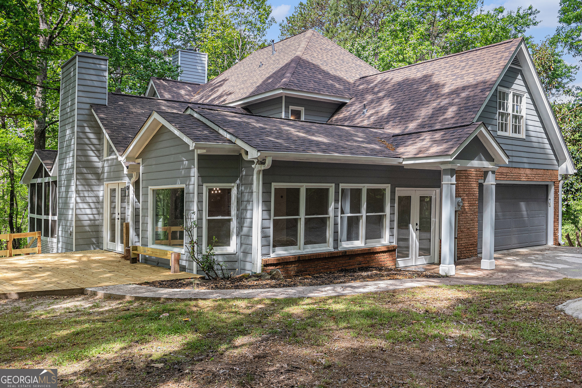 535 Emerald PKWY