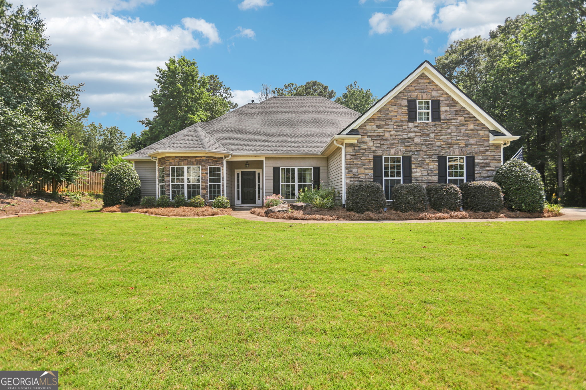 320 Silverbell LN