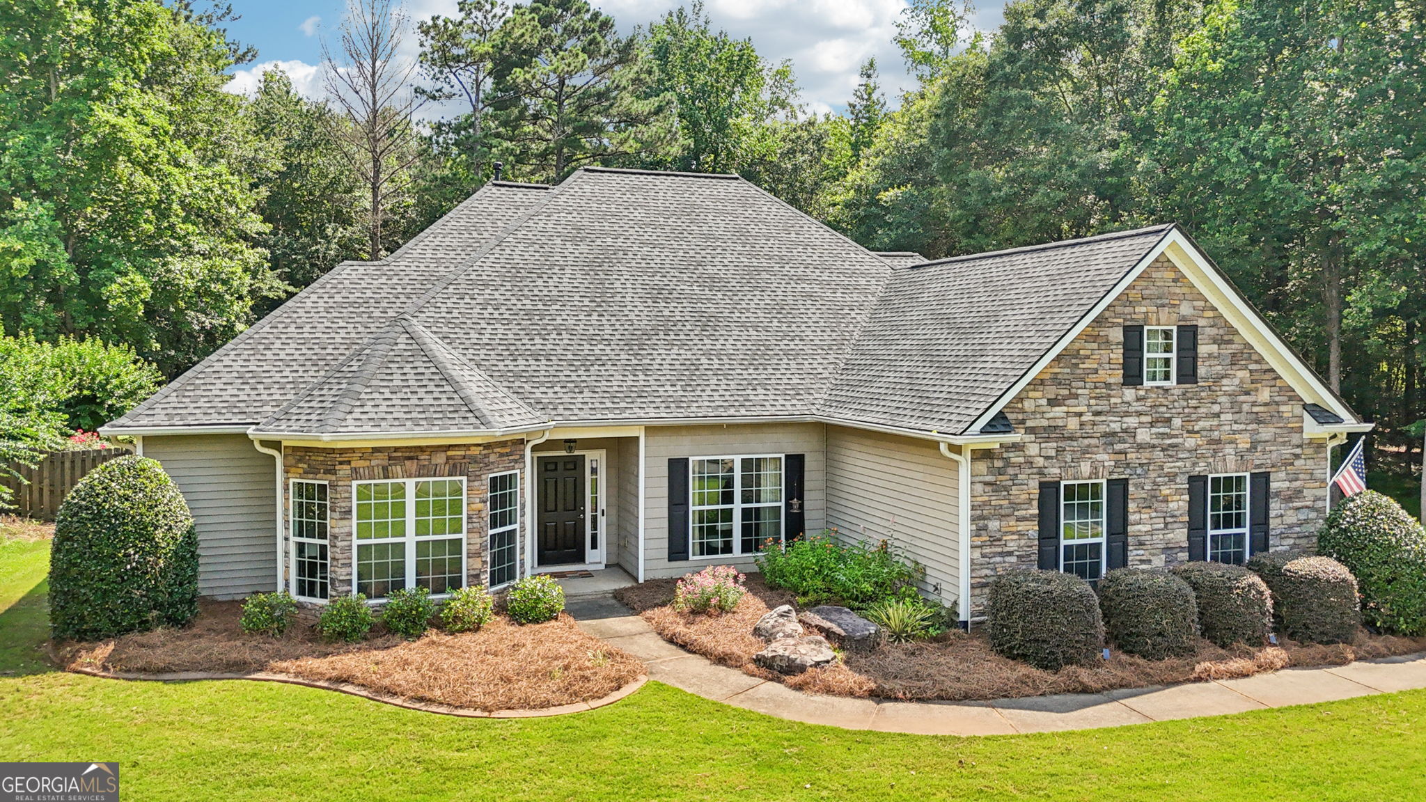 320 Silverbell LN