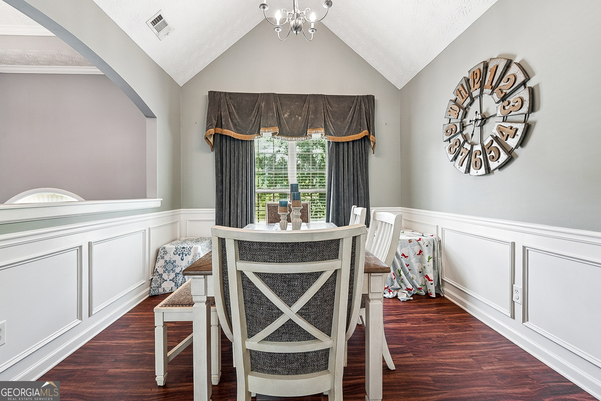 107 Laurel Oaks LN