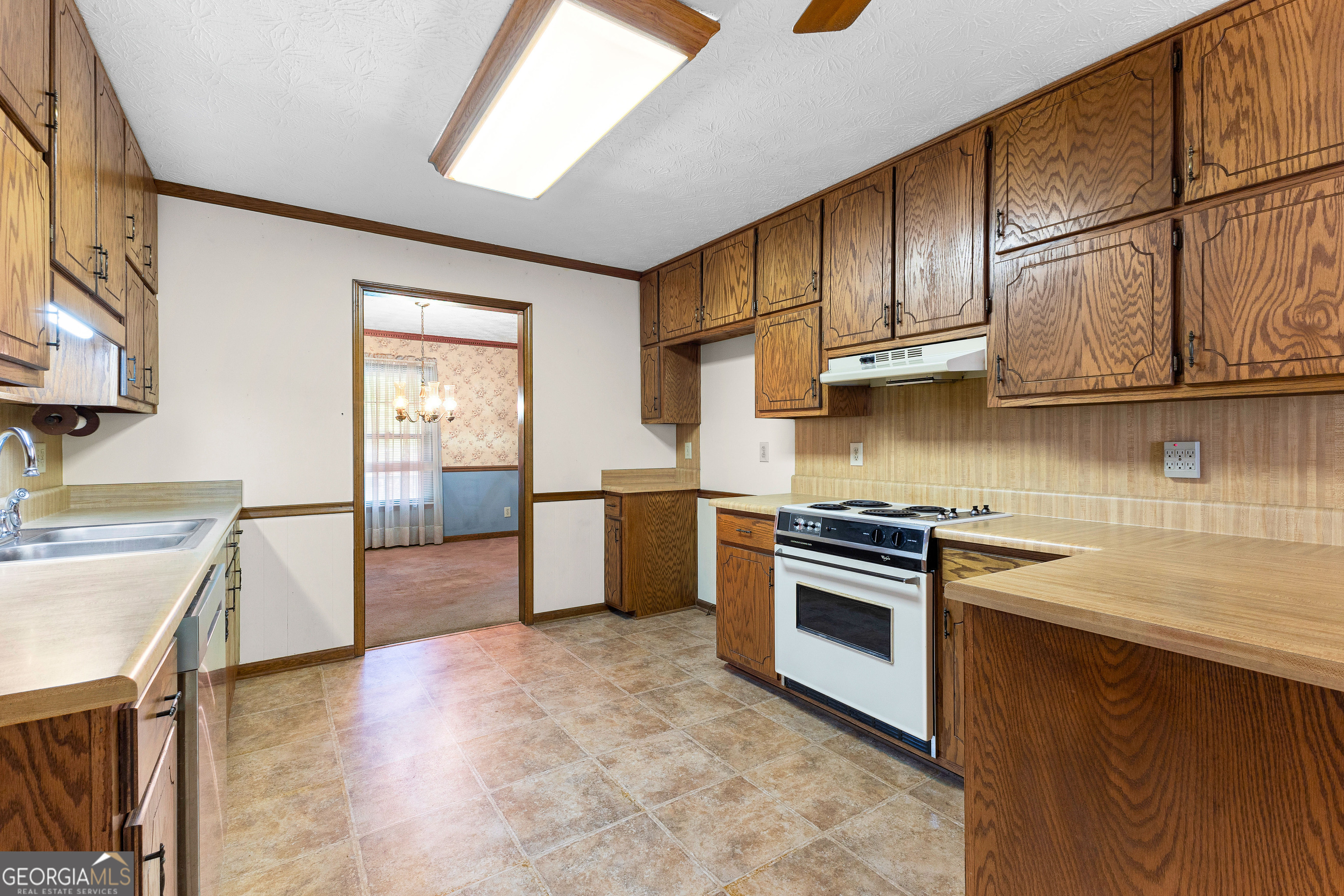 Fayetteville, Georgia 30215, United States, 3 Bedrooms Bedrooms, ,2 BathroomsBathrooms,Residential,Pending,110936