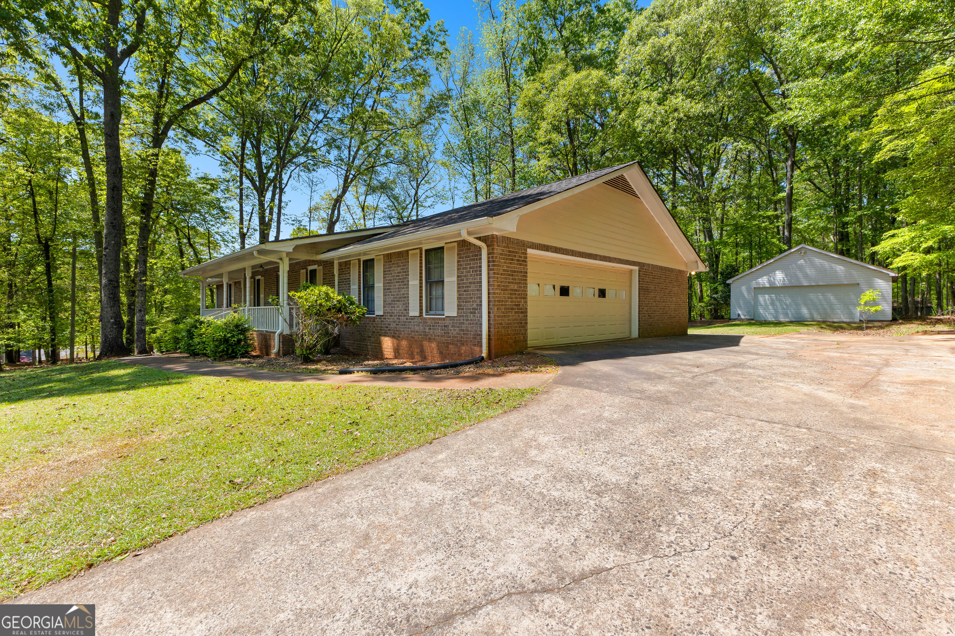 Fayetteville, Georgia 30215, United States, 3 Bedrooms Bedrooms, ,2 BathroomsBathrooms,Residential,Pending,110936