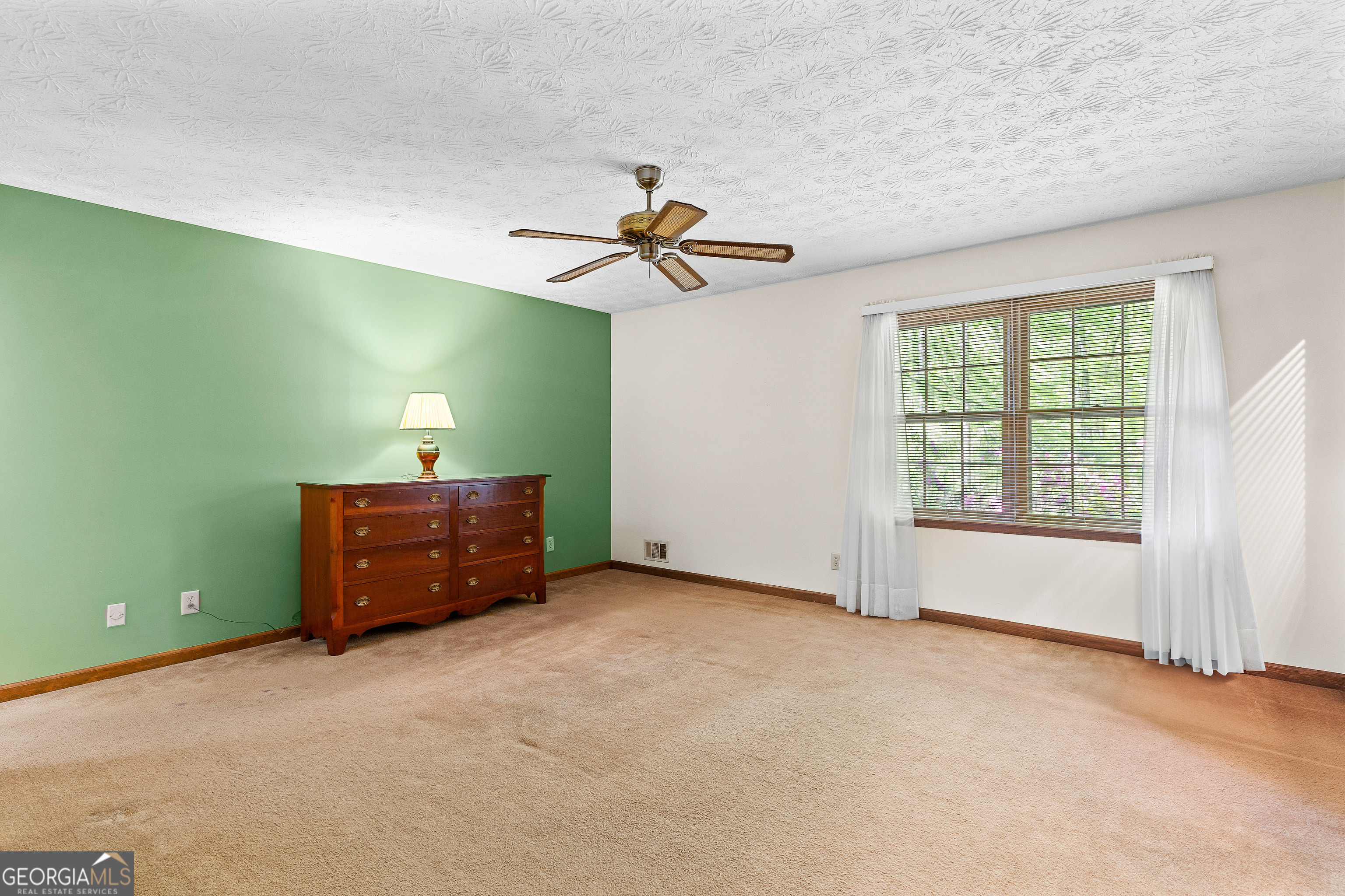 Fayetteville, Georgia 30215, United States, 3 Bedrooms Bedrooms, ,2 BathroomsBathrooms,Residential,Pending,110936