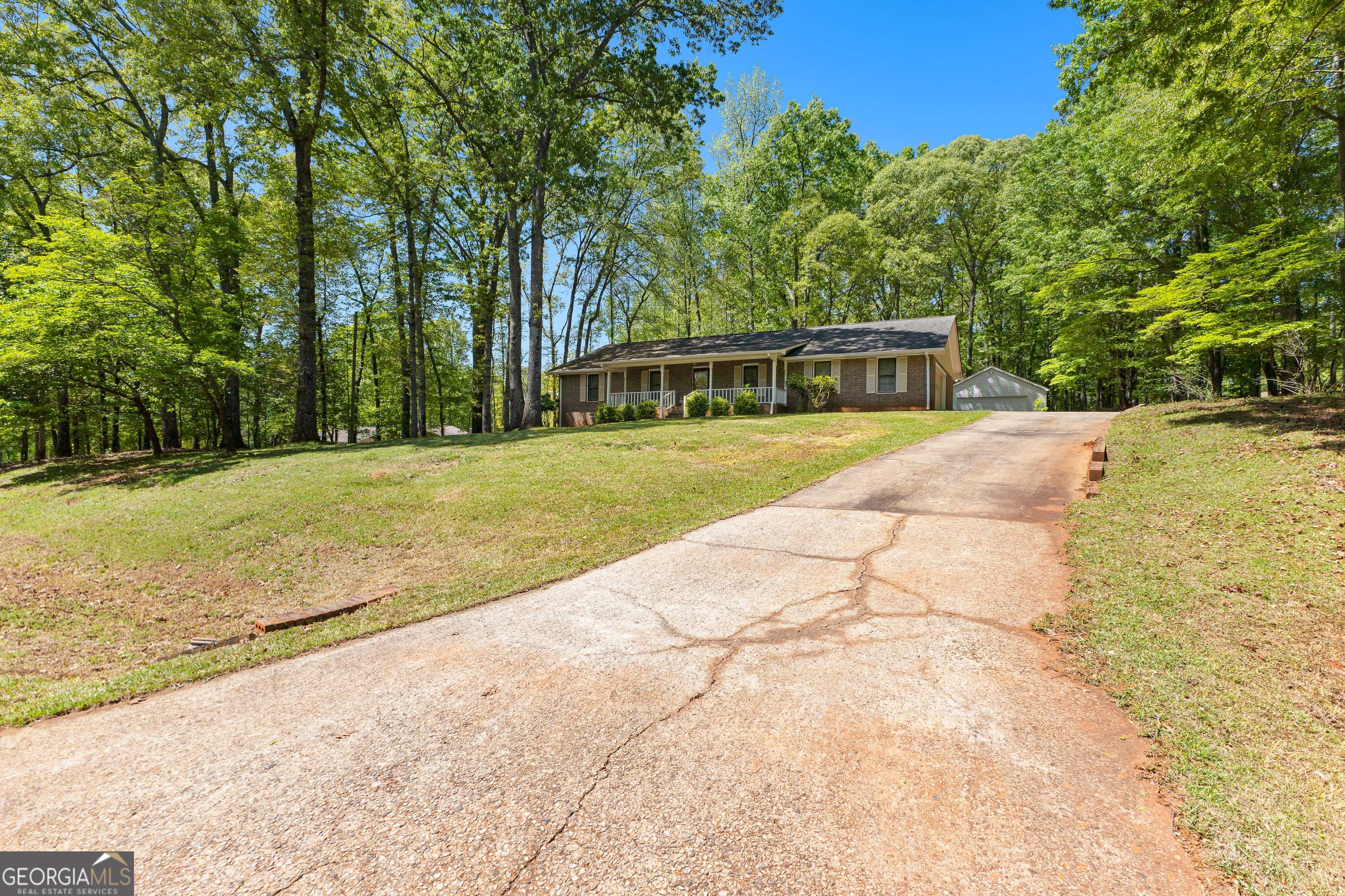 Fayetteville, Georgia 30215, United States, 3 Bedrooms Bedrooms, ,2 BathroomsBathrooms,Residential,Pending,110936