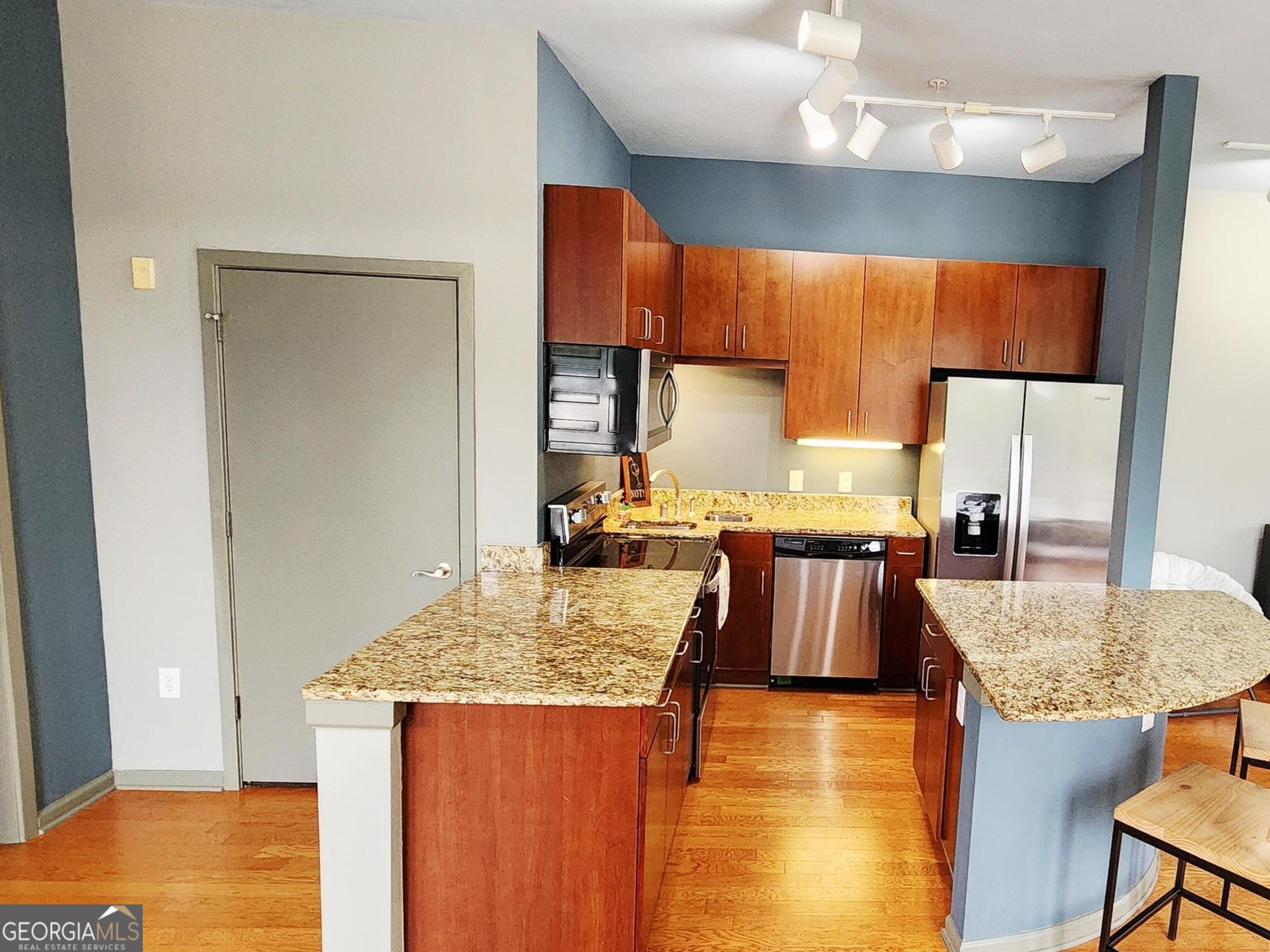 5300 Peachtree RD 2303