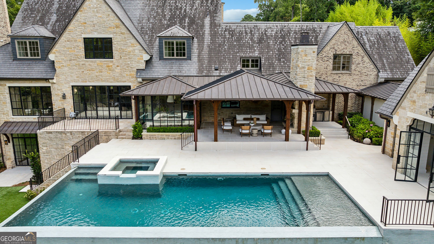 Sandy Springs, Georgia 30327, United States, 7 Bedrooms Bedrooms, ,10 BathroomsBathrooms,Residential,Active,171672