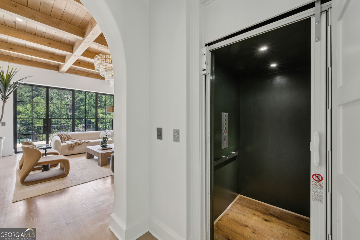 Sandy Springs, Georgia 30327, United States, 7 Bedrooms Bedrooms, ,10 BathroomsBathrooms,Residential,Active,171672