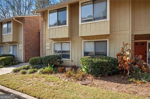 Photo of 2223 Runnymead Ridge SE, Marietta, GA 30067 (MLS # 10651073)
