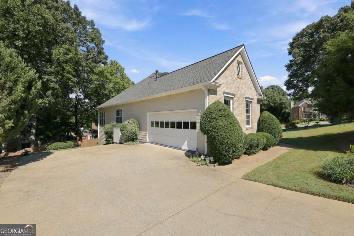174 Azalea Chase DR
