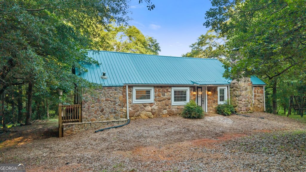Photo of 973 Floyd Road, Danielsville, GA 30633 (MLS # 10804039)